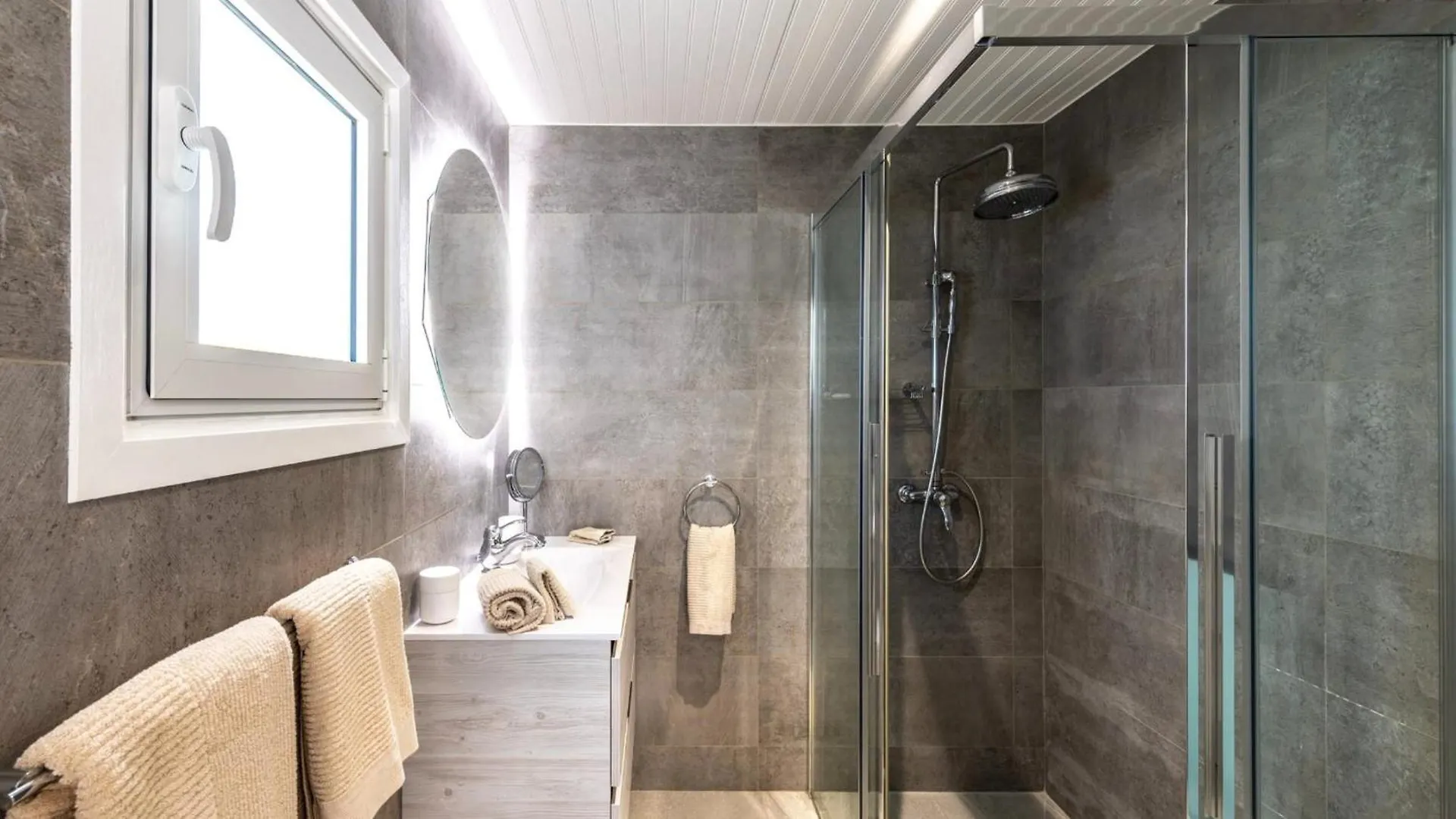 Outstanding Villa Offering The Best Amenities Petit Cul-de-Sac
